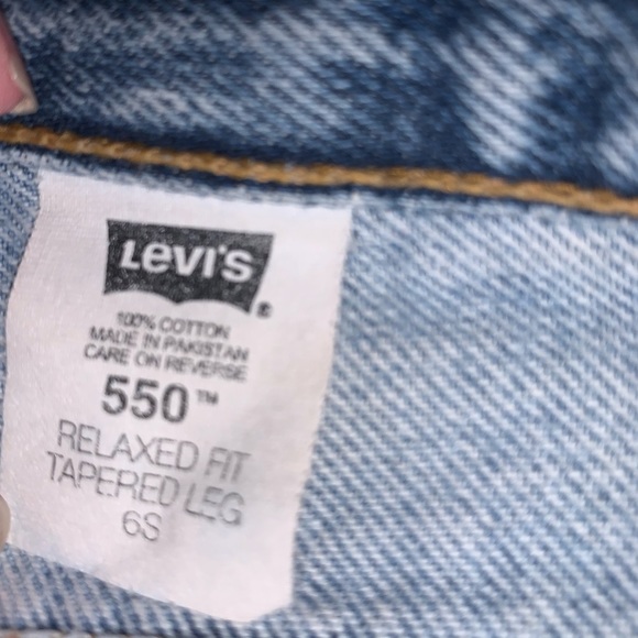 Levi’s Denim Shorts - Picture 4 of 5